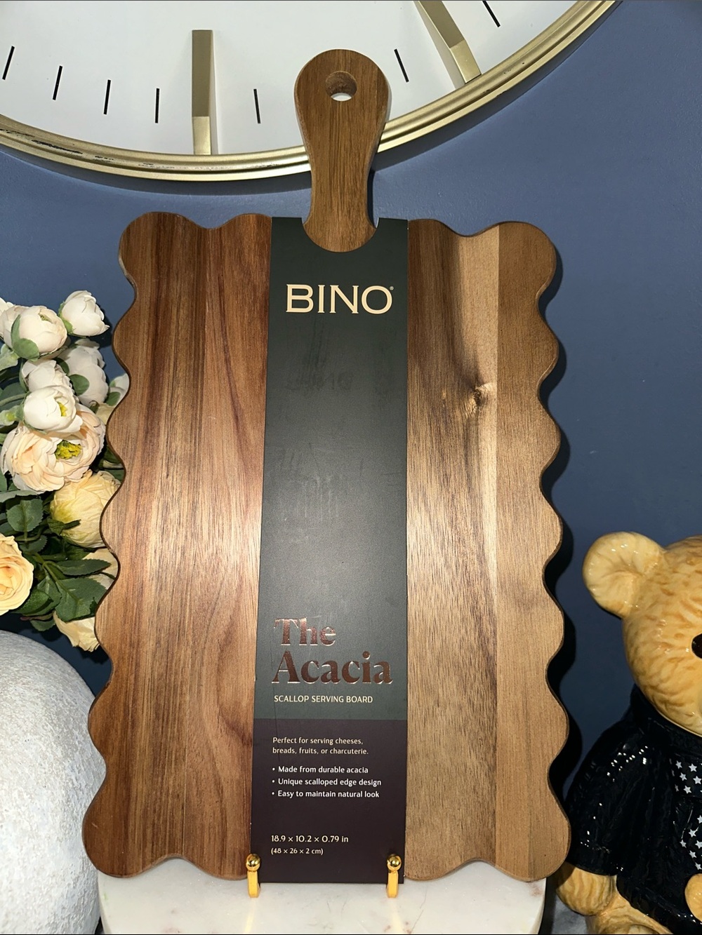 BINO Acacia Scallop Edge Serving Board — Natural Brown